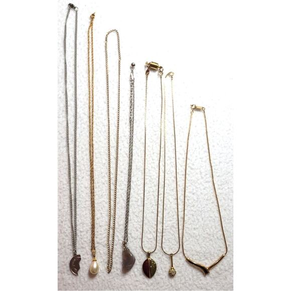 Lot of 7 Dainty Thin Chain Necklaces with Pendants Minimalist Delicate Style - Picture 3 of 8